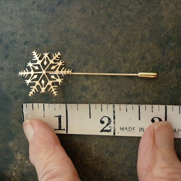 Vintage 1970s Avon Gold Snowflake Stickpin Brooch Retro Fashion Jewelry Pin - Picture 2 of 4